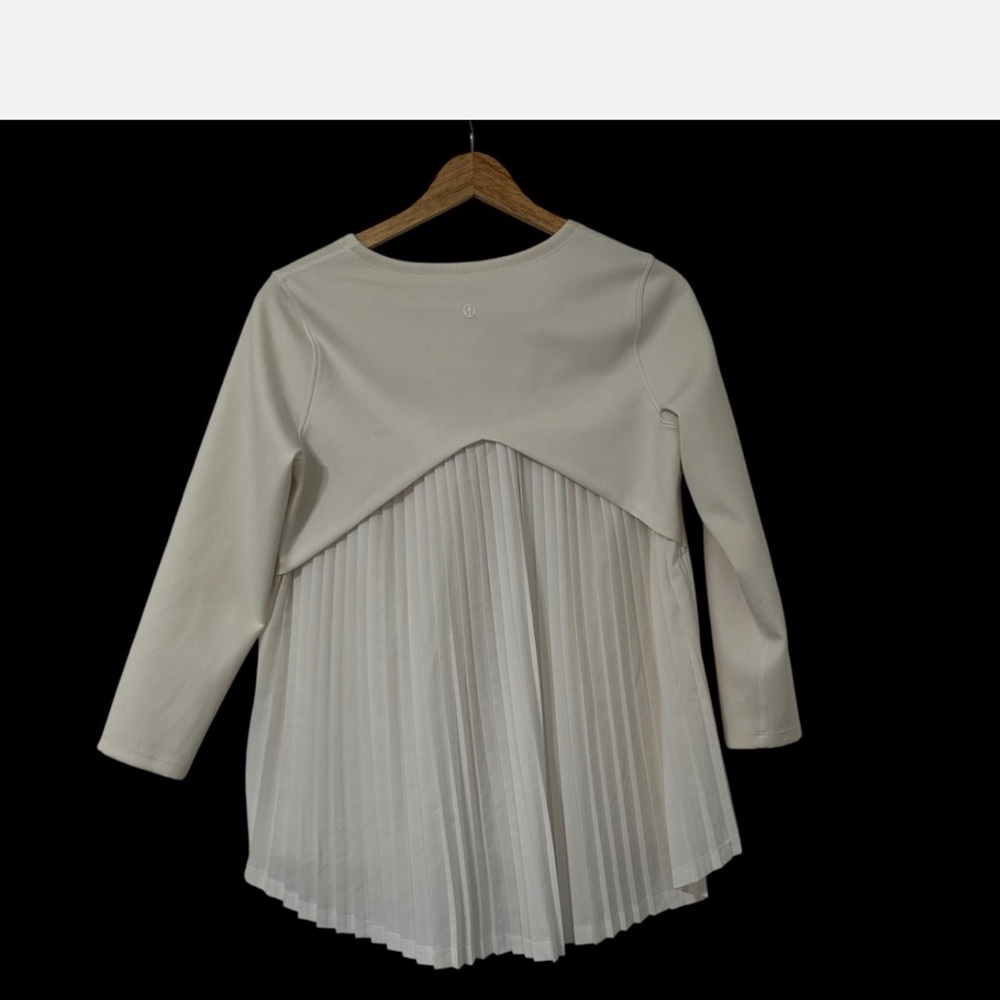 Lululemon Athletica White Pleated Back Blouse - Picture 4 of 12